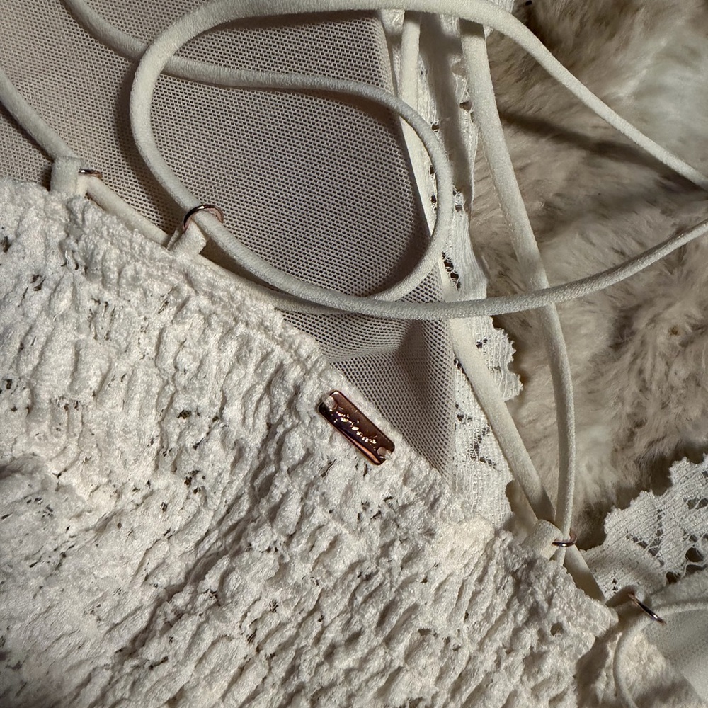 Victoria's Secret Cream Lace Bralette - Picture 2 of 3